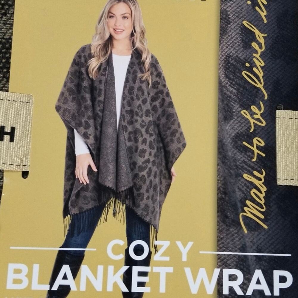 NWT Leopard Cheetah Print Shawl Blanket Wrap Fringe Sweater One Size